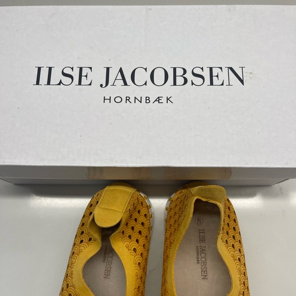 Womens Isle Jacobsen shoes in yellow. New and excellent condition. Never worn. - Picture 3 of 7